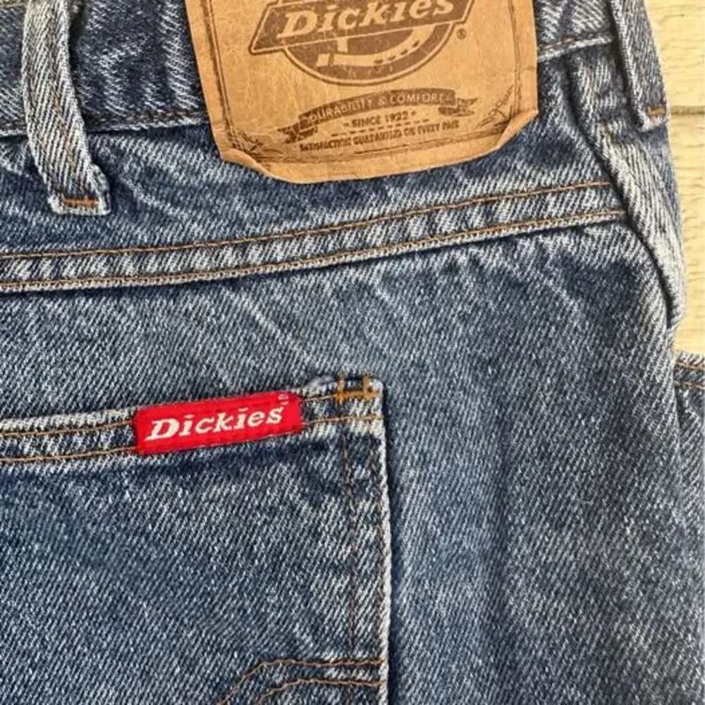 Dickies Men’s Relaxed Fit Straight Leg Jeans 38x32 Medium Wash